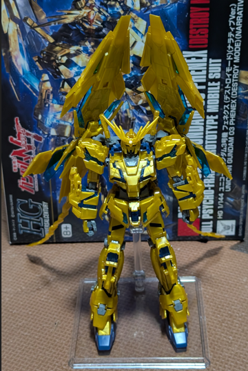 aida9981's tweet photo. パチ組したんだが・・・・・
3か所折れた( ；∀；)そして1カ所致命的な部分
パチ組でも台座つけてるのは乾燥させたいため
うーん、やっぱりクリアやゴールド（っぽい）ランナーは扱いが難しい
#ガンプラ https://t.co/5UORfXAa1L