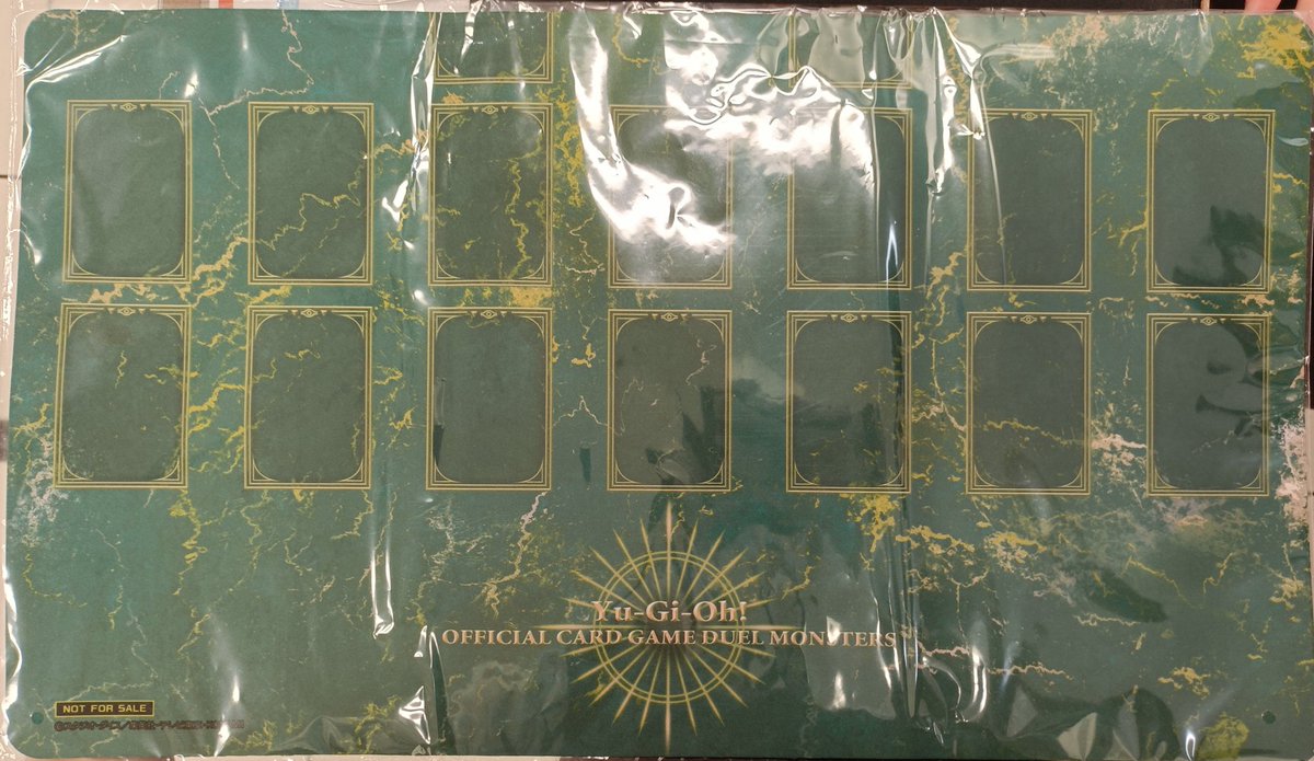 遊戯王】 「DUELIST KING CUP」緑のプレイマットを買取させていただき