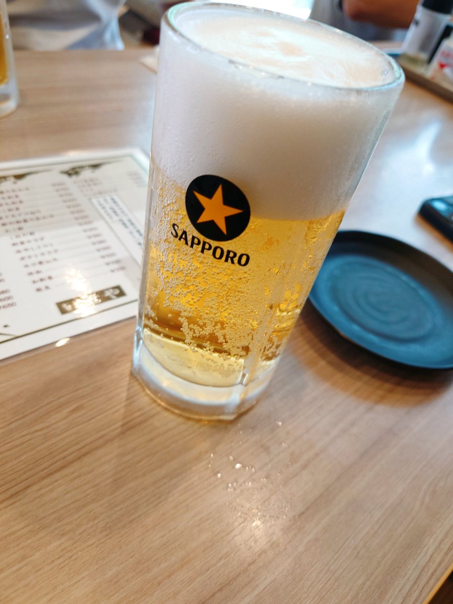 tomikei352's tweet photo. 吉祥寺で昼からいつもの焼鳥屋開始で3軒梯子酒。気づいたら夜になってた。余市10年美味しかった。 https://t.co/axaEjfeeFF