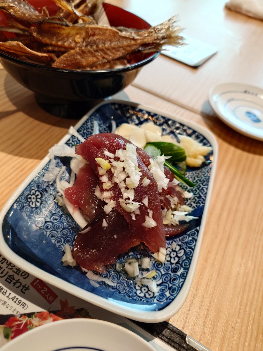 tomikei352's tweet photo. 吉祥寺で昼からいつもの焼鳥屋開始で3軒梯子酒。気づいたら夜になってた。余市10年美味しかった。 https://t.co/axaEjfeeFF