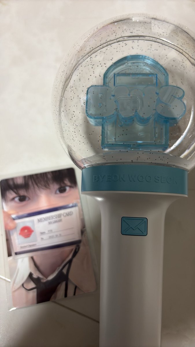 sac51214's tweet photo. ウソクのペンラ届いた- ̗̀📦 ̖́-☺️ https://t.co/AalPpdTq4U