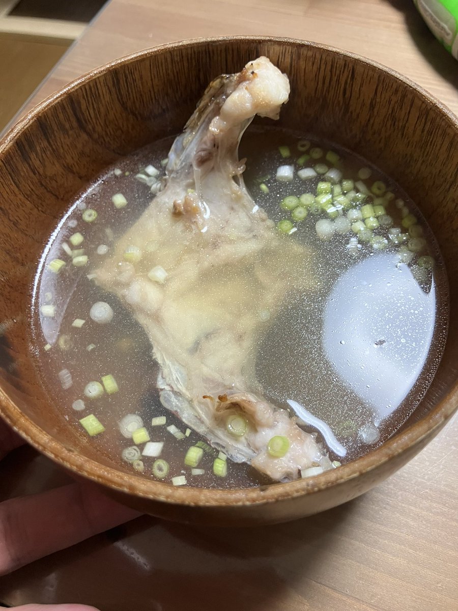 randykitchen69's tweet photo. 昨日釣ったヒラマサ、マダイの刺身。イサキのナメロウ。
3種類の魚のアラからダシを取った潮汁。
具はそれぞれの魚の焼いたカマ😋

＃大原 https://t.co/eGmndoK4al