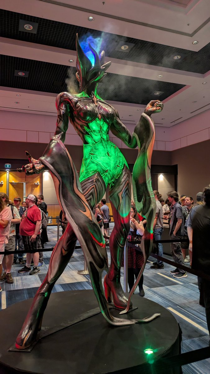 NotAmazingGC's tweet photo. Heres some pics from yesterday. Pretty nice day tbh (other than the 4 hour wait in line for merch) 😭 https://t.co/YPozogGC93
