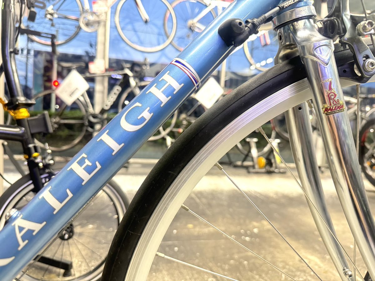cycly_simada's tweet photo. 完成車紹介

2015  RALEIGH  CARLTON-N
メーカーサイズ52
https://t.co/Qnj05x6m97
クラシックなクロモリロードバイクが入荷致しました！
振動吸収性にも優れ、乗り心地抜群な一台です！
島田橋店にて販売！
買取キャンペーンも実施中です
#サイクリー #島田橋 #ロードバイク #中古 #買取 https://t.co/6BjaqwqByR