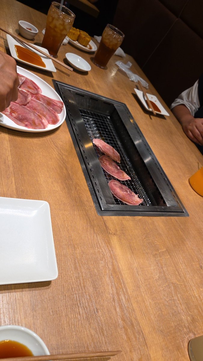 Reondayo42's tweet photo. 2〜3日ぶりの晩飯です♡ https://t.co/apxYNex38N