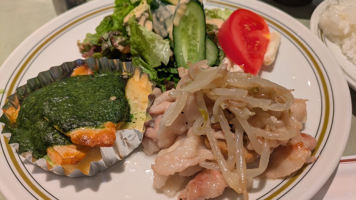 nicespinkick's tweet photo. 池袋東口のタカセさんで日替わりランチ🍚🧆ライス大にしてドリンクついてこのプライス😯大満足😋😋また来るよ😋
#タカセ
#日替りランチ https://t.co/WezmZCPG09