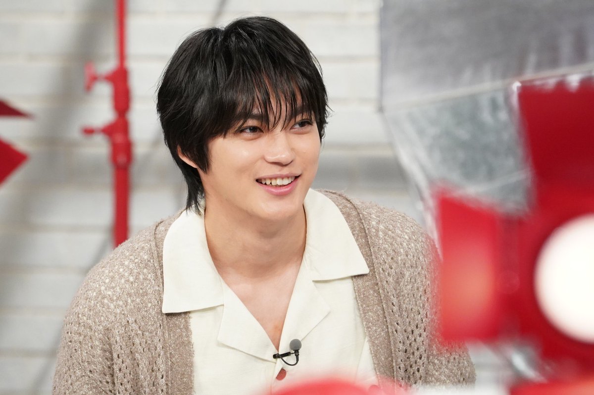 oshare_clip_ntv's tweet photo. #おしゃれクリップ 明日夜10時💄
ゲストは #神尾楓珠 さん🍁

「この人のために頑張りたい」
結婚後、初めて語る新婚生活💍

「芸能界を辞めようと思った」
活動休止を経て、たどり着いた想い。

#萩原利久 さんが明かす素顔とは✨

TVerリアルタイム配信はこちらから⤵︎
🔗https://t.co/npgEcSHYz7… https://t.co/uBWm2kOTFZ