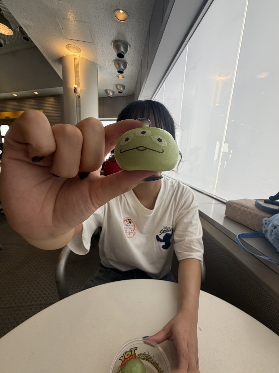 yu_me_sky's tweet photo. 誕生日ディズニー楽しすぎた！！
また行きたいけど暑いから秋か春に行こう笑 https://t.co/N5c5oHGbKa