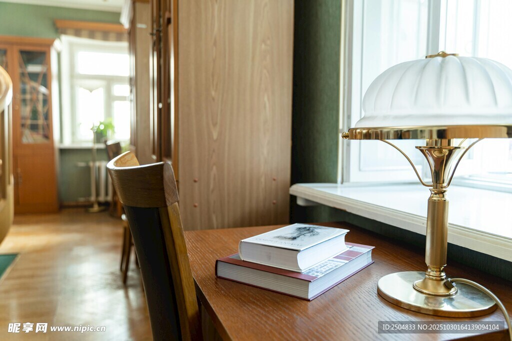 Jacquelyneo9ak's tweet photo. Transform your desk into a productivity haven with just a few organized essentials—less clutter, more focus = smoother workdays https://t.co/nk5FOg8Sec