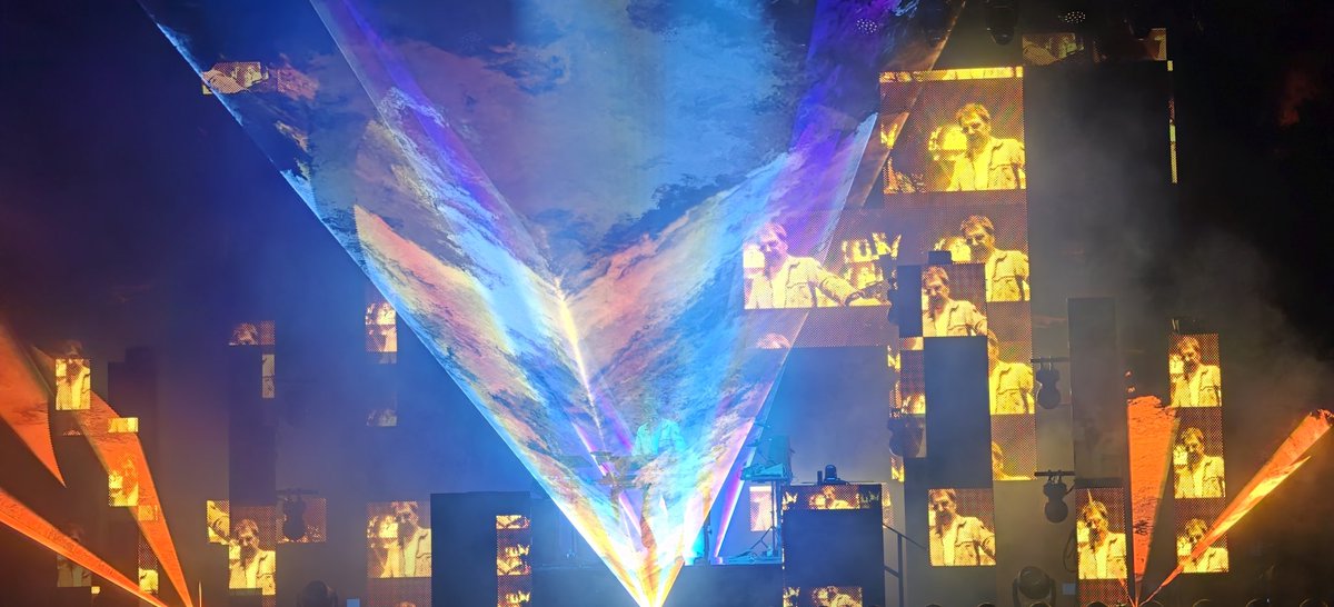 jeanmicheljarre's tweet photo. Whoah! Spain has always been such a great source of inspiration to me. This Madrid concert will remain in my heart forever. VIVA ESPAÑA!

 #kvant #music #madrid #España https://t.co/Py3xQL9rma