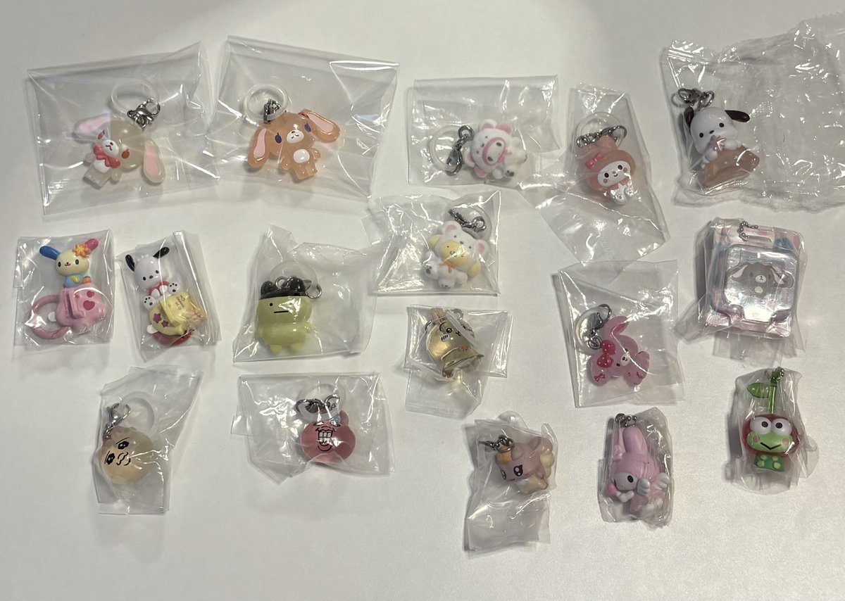 snnyeo's tweet photo. 【交換】 めじるしアクセサリーガチャ
シュガーバニーズ もちにゃみ

譲  画像のもの
ALTお読みください( ᵕ ᵕ )

求  画像3枚目
🩵がついてるもの激求です！

※他のものでも検討致しますのでご提案ください♪

レート考慮お願いします.

お気軽にお声掛けください🍀 https://t.co/7RGLrj2M8I