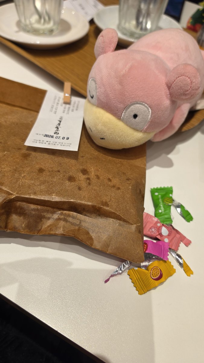UNONEEE_'s tweet photo. GOフェスグローバル土曜日お疲れ様でした🍀☘️
朝5時から夜7時まで食事もスキップしながらレイドばっかりしました😂
フレンドのイーブイさんとジェイミーさんのお菓子で生き残った•̀.̫•́✧
明日もY行くわよ!

#PokemonGo
#ポケモンGO
#포켓몬고 https://t.co/fzBAowo3OB
