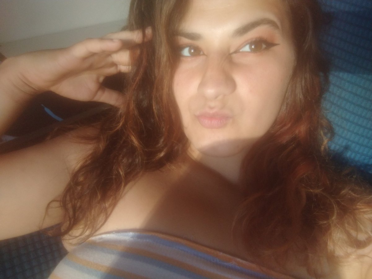 Panteriitaxx's tweet photo. Estamos de vuelta bbs estuve sin teléfono https://t.co/OYpFr85UzD
