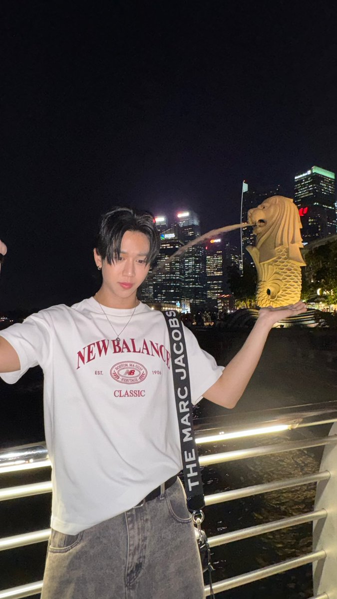 Louis_Thanawin's tweet photo. Check in SG https://t.co/lrr3bRcalJ