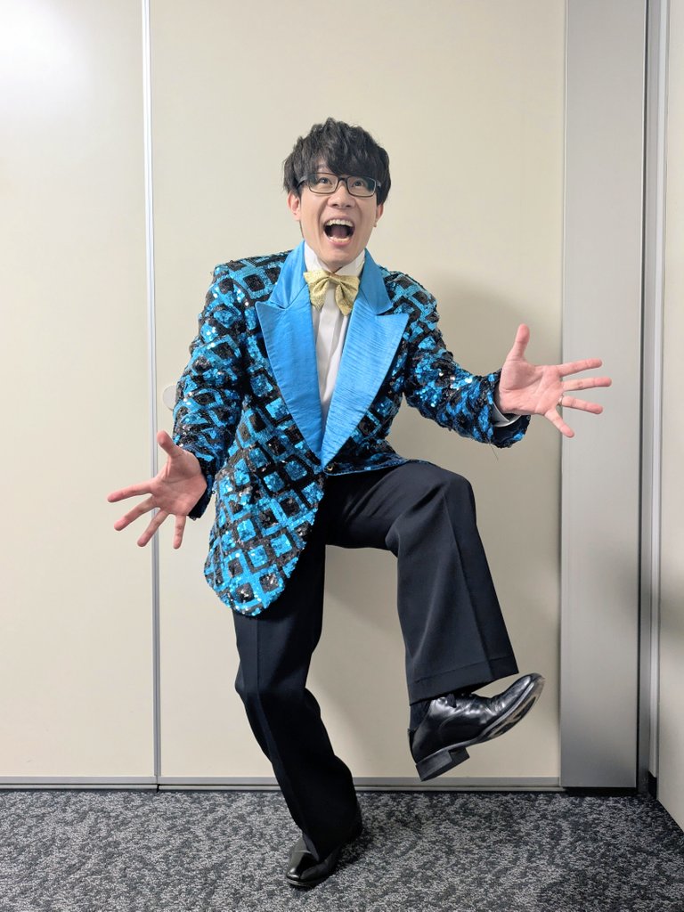 hemp_m's tweet photo. 「つまみは塩だけの宴in東京2026」

森久保さん＆浪川さんとのゲーム＆トーク、めちゃくちゃ楽しかった＆豊永汗だくでした〜っ

『働くおじさんシリーズ』衣装
昼：芸人
夜：ソムリエ
を着させていただきました！

配信アーカイブでもご覧いただけますので、是非♪
https://t.co/yxxk4MPB7q

#つま塩 https://t.co/IddznoqFJT