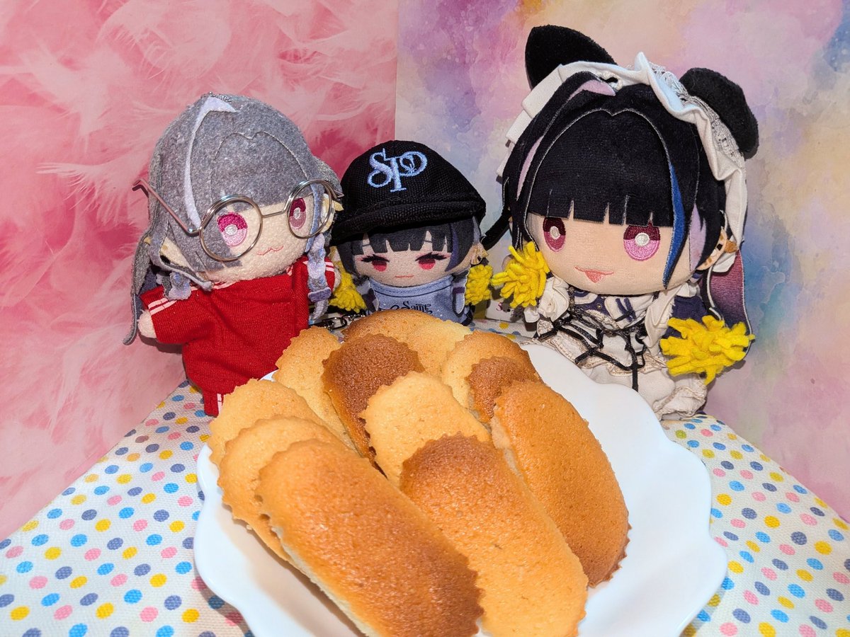 seesay030201's tweet photo. メロコ様のスイーツの中で好きなフィナンシェを作りました💕
フィナンシェ型はないのでカップで代用😁
これを神棚に捧げて必勝祈願しました(フィナンシェは金運かもだけど…)
これから金特持ちが来てくれるかもしれないし金色の特訓マスで良い結果でるかもだし!
下剋上聖ファビュ✩!!
#Meloves https://t.co/eL1h1JsbHP