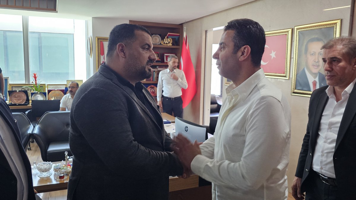 HamitSumer21's tweet photo. 📍AK Parti Diyarbakır İl Başkanlığı

Hayırlı olsun ziyaretinde bulunan Hazro İlçe Başkanımız Sayın Önder Mehmetoğlu'na ve yönetim kurulu üyelerimize nazik ziyaretleri, samimi temennileri ve kıymetli destekleri için gönülden teşekkür ediyorum.

Birlik ve beraberlik içerisinde, ortak akıl ve istişare kültürüyle; Diyarbakır'ımız ve Hazro'muz için durmadan, yorulmadan çalışmaya devam edeceğiz.

Rabbim muhabbetimizi, kardeşliğimizi ve birliğimizi daim eylesin. Yol arkadaşlığımızı bereketlendirsin, dayanışmamızı güçlendirsin.

@OMehmetoglu21
@AkHazro