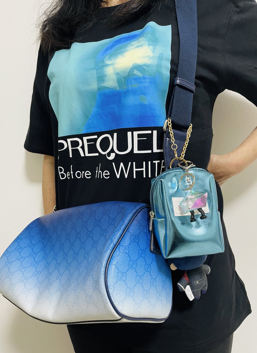 Viekyzhou1011's tweet photo. #REALIVE
#PREQUEL
#BeforeTheWHITE
#羽生結弦
#yuzuruhayu
羽生くんのお顔Tシャツに、羽生くんグッズを合わせて💙
やっぱり最高です🥹
実物が素敵すぎて、我慢できずに3回目の注文🤣 https://t.co/trykKTHFwf