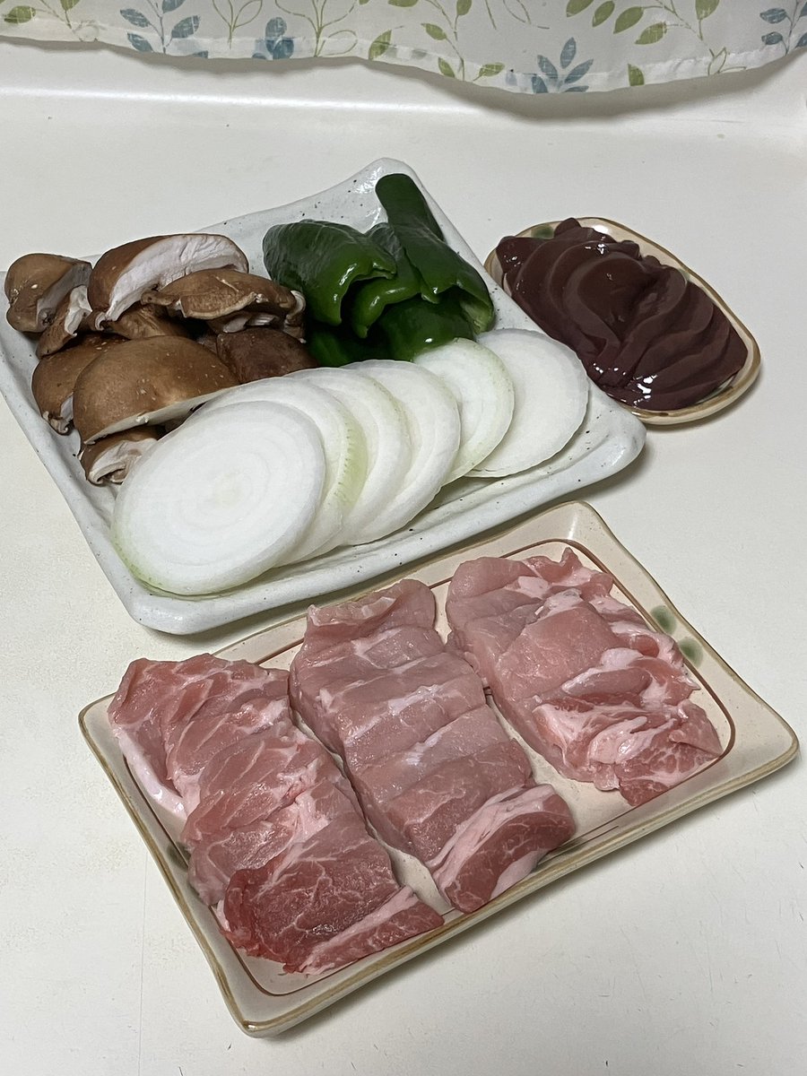 p5ps0's tweet photo. 【#おうちごはん】2026/7/11

#晩ごはん。

今日は #焼肉。#豚肉 だけど。
いっただーきまーす！　#プシュ！

#青森県
#青森市
#パパごはん
#豚ロース
#豚レバー https://t.co/PyaBkoUdBw