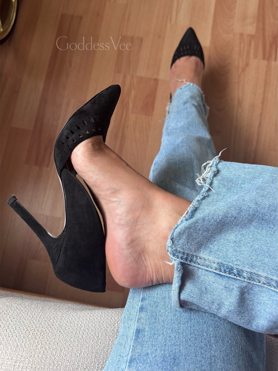 Goddess Vee tweet media