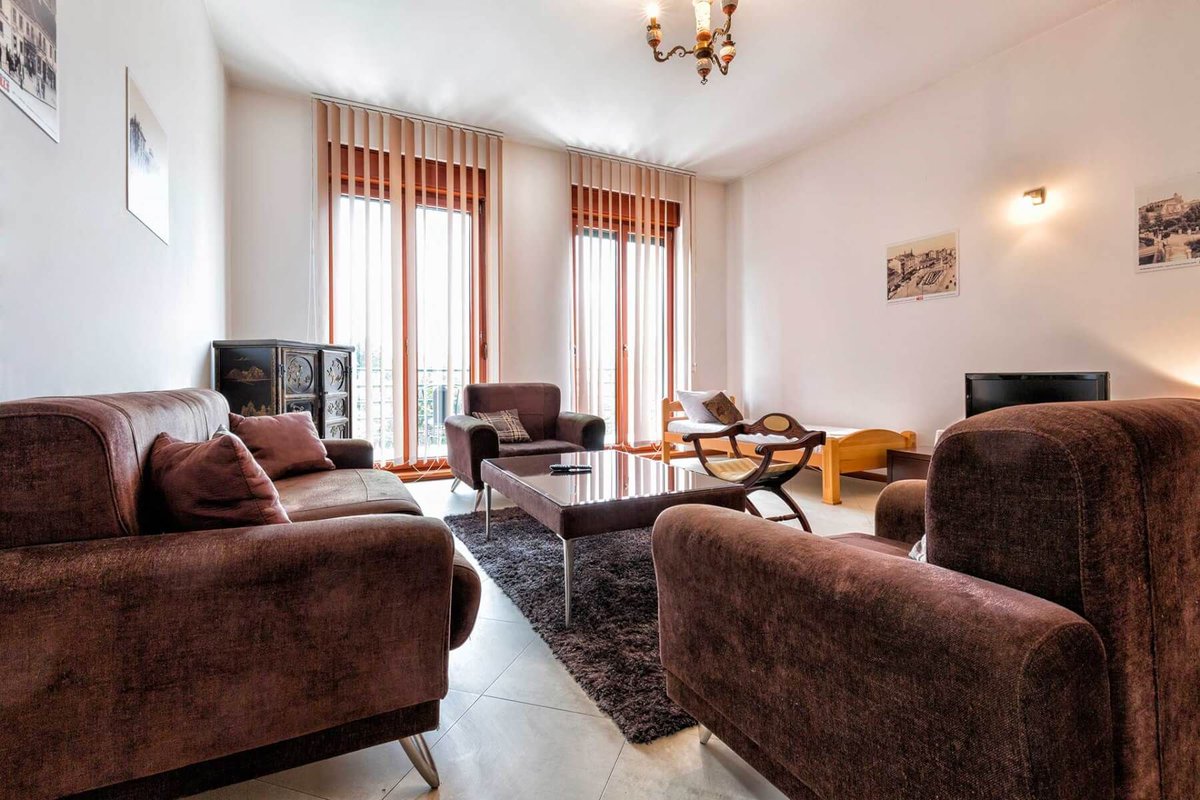 weekendica_com's tweet photo. Vila Belgrade📸 

Ako ne volite kompromise kada je komfor u pitanju i želite da se bar na par dana osetite kao filmska zvezda, u potpunom luksuzu za vas i vaše prijatelje - onda je ovo definitivno vila za vas! 

📆Rezervišite svoje mesto na vreme 
https://t.co/kA2xDWQPZk https://t.co/dc0CRo0vHQ