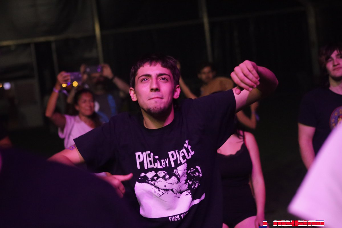 jero22ind's tweet photo. El ejemplo de @BabylonPnk ayer cerrando en @madcoolfestival (Parte 2) https://t.co/8hSl9MRBHL
