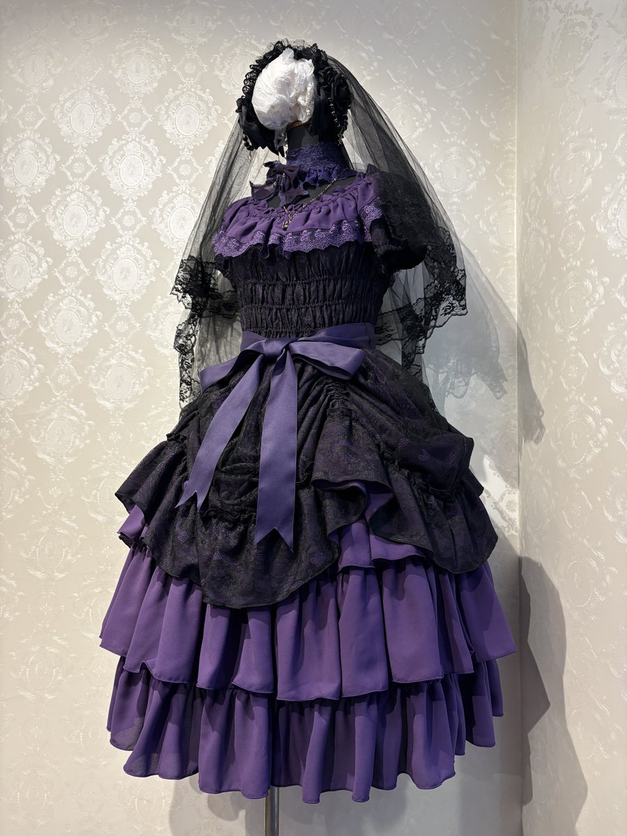 アトリエピエロ Ruined castle dress黒 ✝️おすすめコーデ✝️ #アトリエピエロ大阪店 ⁡ ゴシックパープル