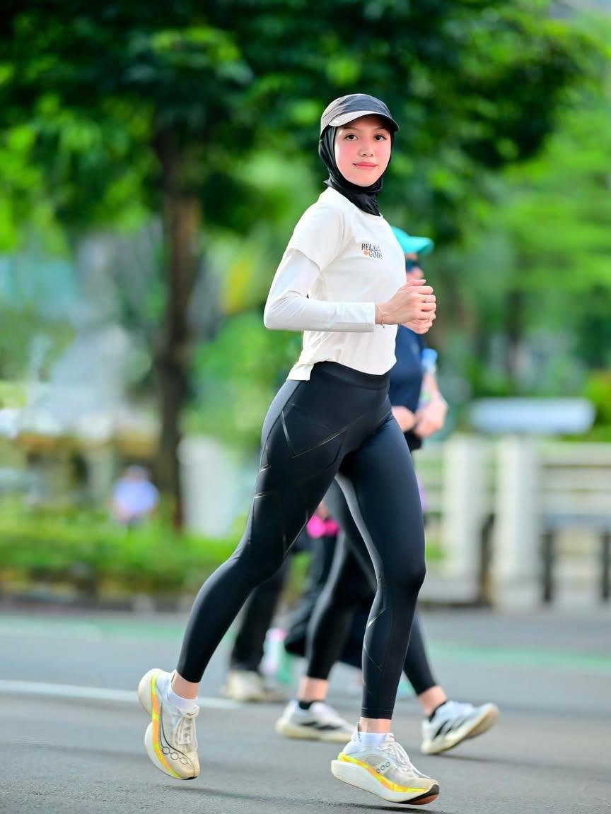 jarwokwtt111532's tweet photo. Kenapa hijab runner lebih seger diliat ya
Ada yg setuju? https://t.co/l6RS8a4IfL