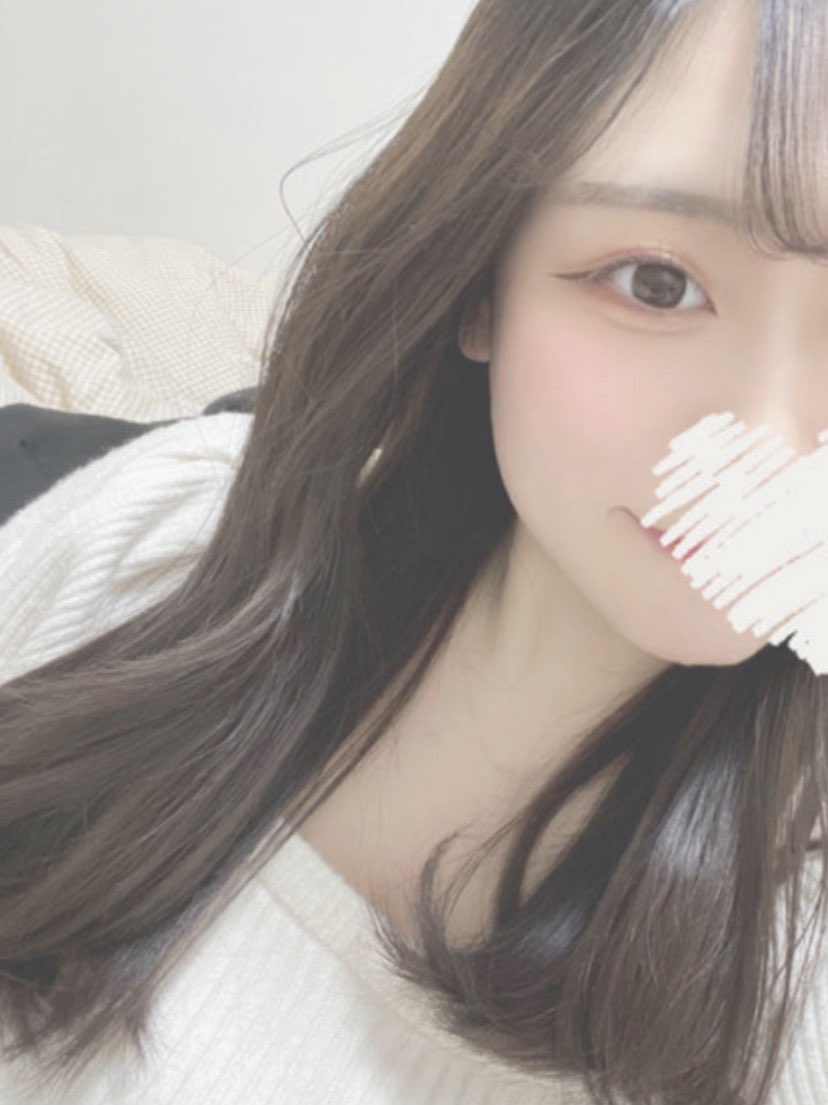 AlejandroM89517's tweet photo. 男の人ってJKすきだよね
なんでそんなに未成年がすきなんですか？
21女は？ https://t.co/pQEL5LCDqO