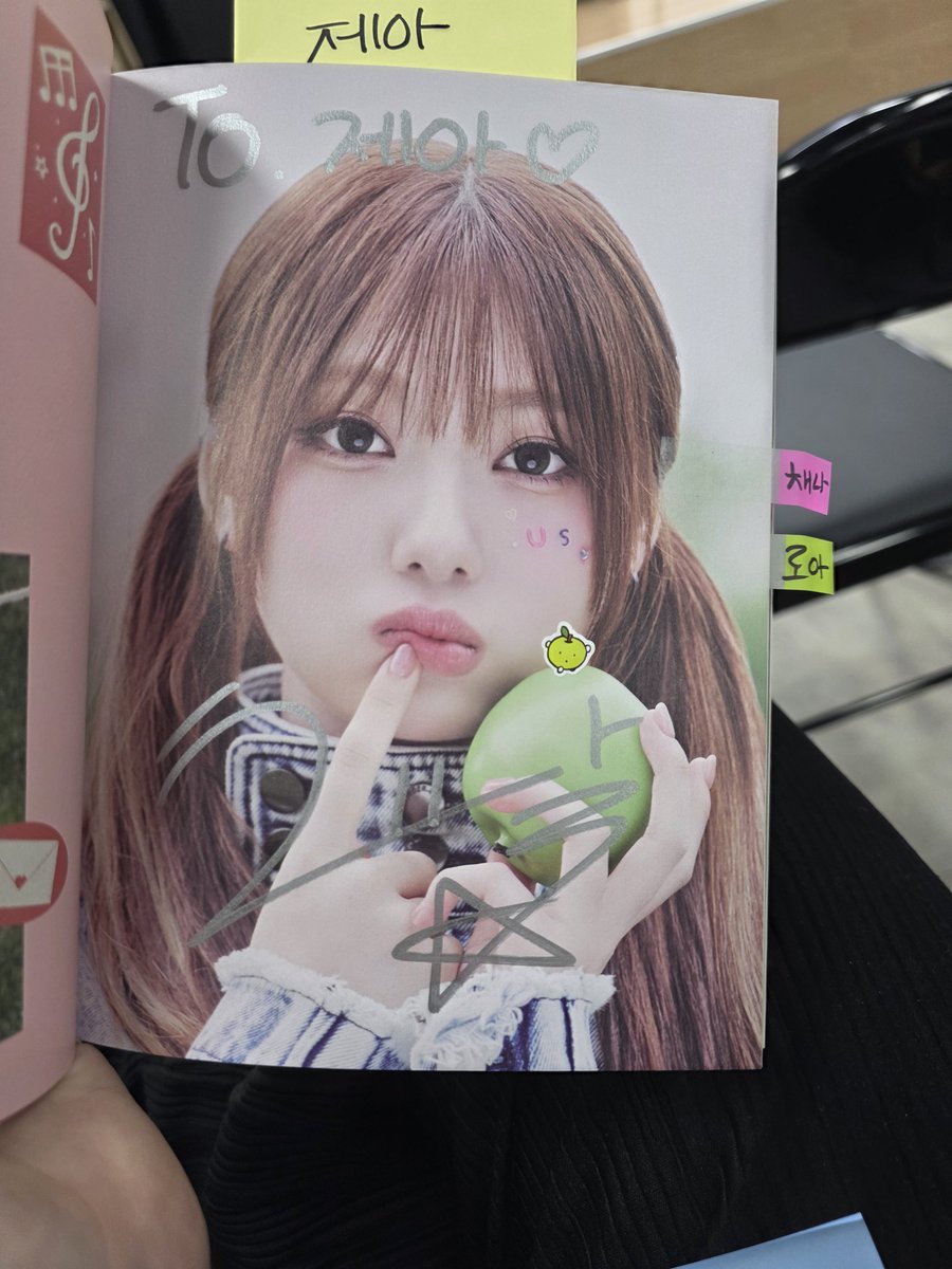 OrigamiTini's tweet photo. So the stickers I bought for them were a hit djsksk https://t.co/c4ejz1REdi