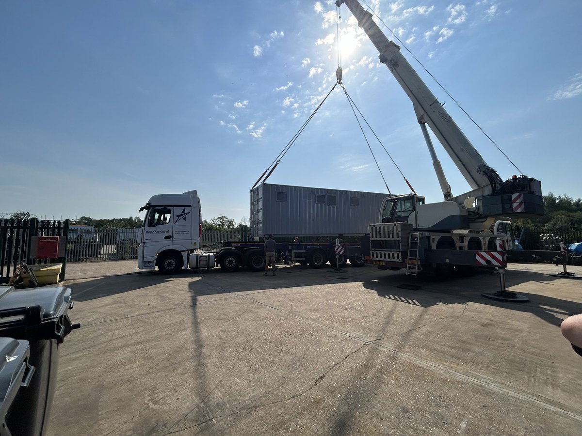 Factair's tweet photo. We are proud to complete our latest containerised compressed-air package for the Compressed Air Centre team. Comprising 3 off HPC KAESER ASD60T compressors with receivers and air treatment, all controlled by the SAM 4.0 for optimum energy efficiency. @compressedairc https://t.co/PxBeZYBVPL