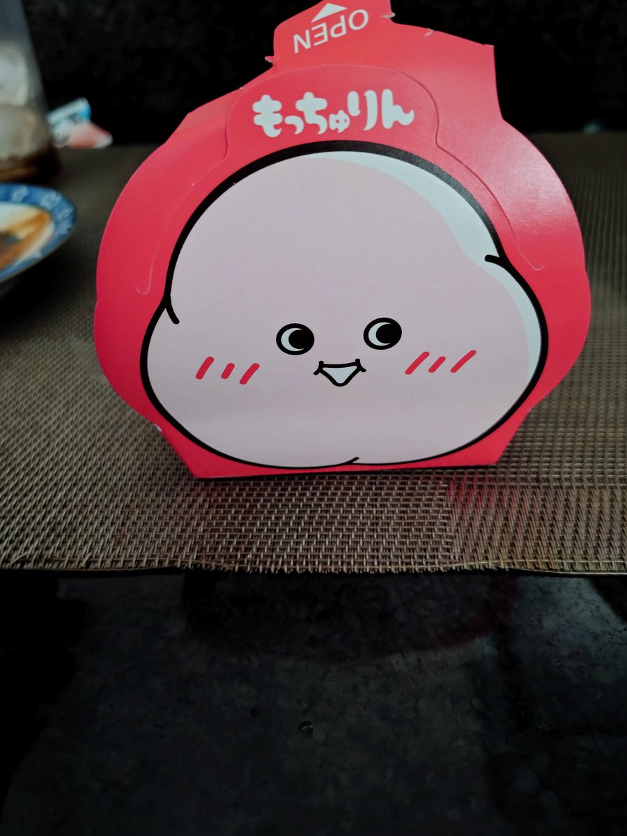 EvNori's tweet photo. #もっちゅりん 　#ミスド

たまたまミスドで買えました。

みたらし味を食べたけど、食べ辛いの一言。
不思議な食感だったけど、また並んで食べたいとは、思わなかった。 https://t.co/YcfpGWN6Vd