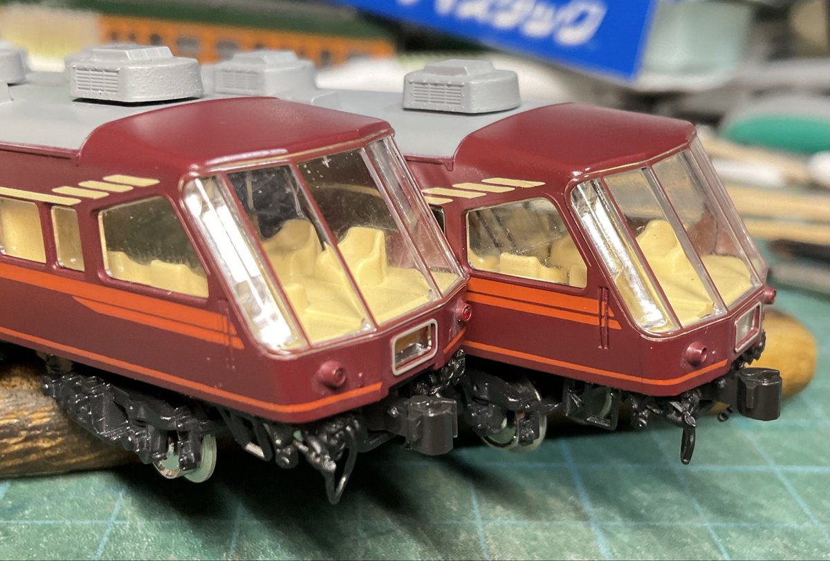 masazo301m's tweet photo. K.L Labの サロン東京用カプラー を塗装した上で取り付けてみました

TOMIXの旧製品がベースですが、カプラーが変わると見栄えも良くなりますね♪
こうなると他の部分もいじらないとな…

さて明日のJNMAですが、数年ぶりに K.L Labブースにてお手伝いします。午後の短時間ですが頑張らせて頂きます💪 https://t.co/5IGr4VezQ4