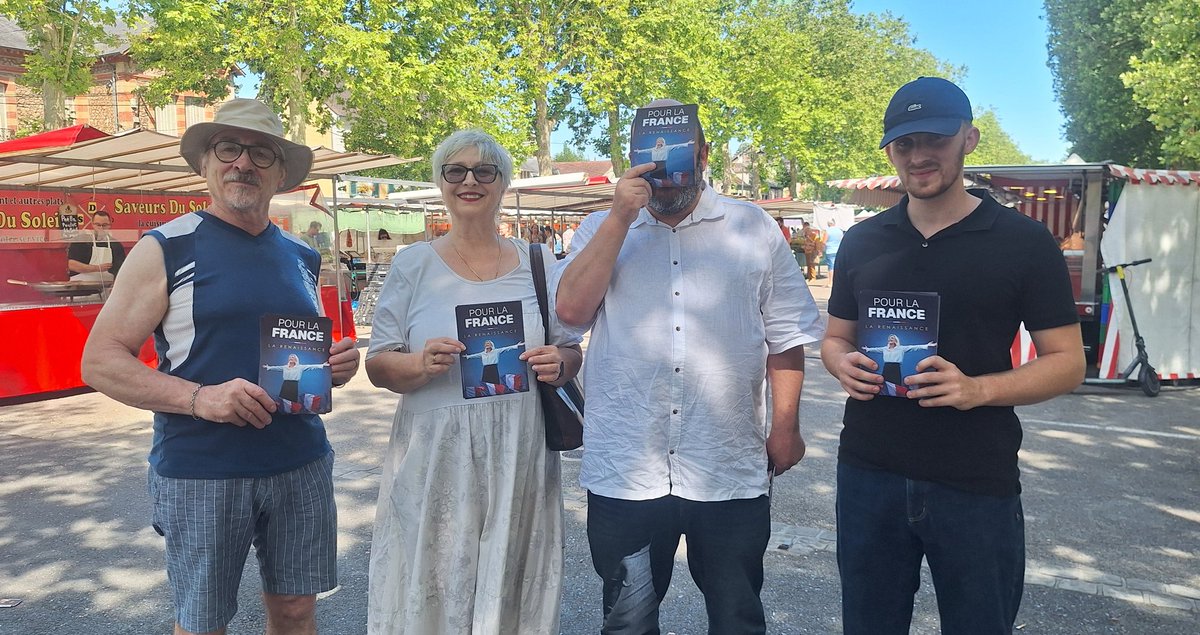 Ivanka_RN77's tweet photo. Nos équipes sont à l'écoute de nos concitoyens, ici sur le marché de Nemours, pour dialoguer et porter la voix de notre candidate.
La campagne de @MLP est lancée !
#JusquaLaVictoire
#RN77 https://t.co/JObQ1KfY0c