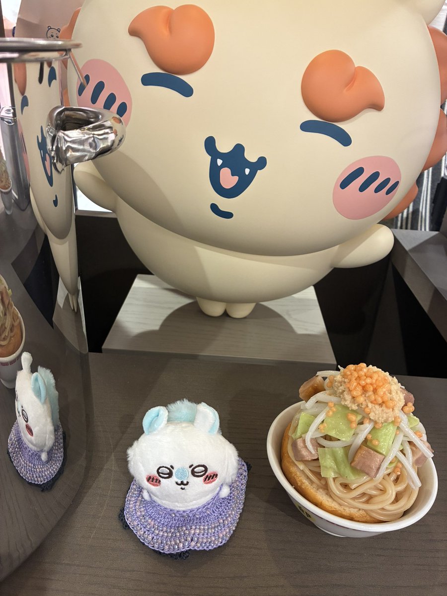 umemechiikawa's tweet photo. ちいかわベーカリー大阪行ってきました(˶ฅωฅ˵)
めっちゃ可愛かった🥰️
おっきいちいちゃん見れて満足や🥹 https://t.co/APPlBO0AaQ