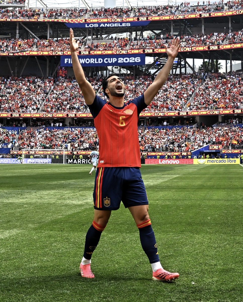 AdrianPajares's tweet photo. 🇪🇸 HISTÓRICO. España ya está en semifinales de un Mundial por segunda vez en la historia.

Otra vez decidió Merino. Otra vez acertó Luis de la Fuente.

Lo de esta selección ya es historia del fútbol español. https://t.co/Wvd42kQxOi