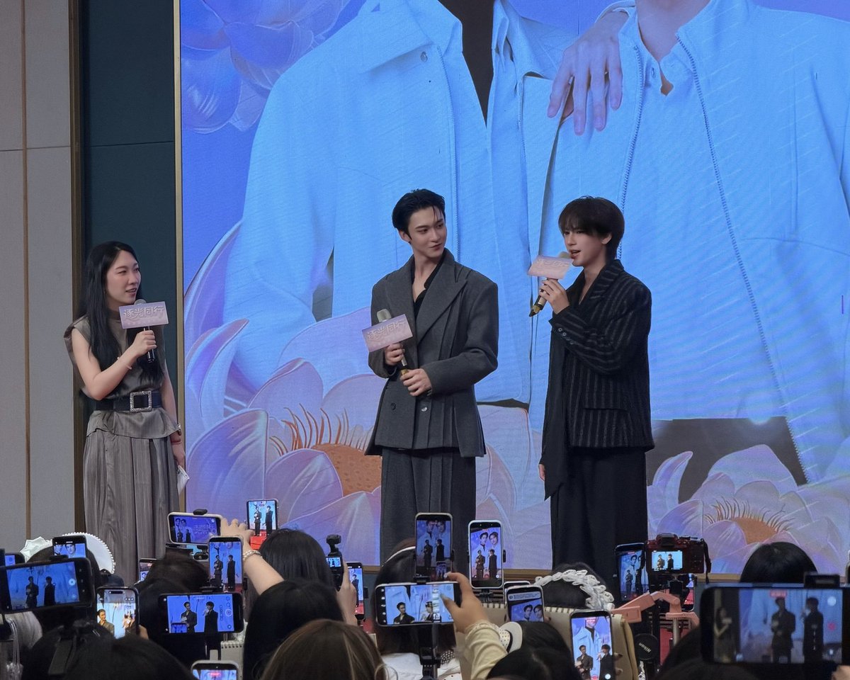 DomundiTV's tweet photo. ขอขอบคุณแฟน ๆ ทุกคนที่มาเจอกัน และมาร่วมกิจกรรมไปด้วยกันกับ “ริวจิน” @rryjinnn และ “แพทจิ” @chira_patt ในวันนี้ และขอขอบคุณทุกกำลังใจที่ส่งมาให้ทั้งสองด้วยนะคะ 🥰

Thank you everyone for coming to support “Ryujin” and “Patji” at the “Ryujin Patji Fansign in China”. This event could not have happened without your love and support. 🫶🏻✨

#ryujinpatjifansigninchina