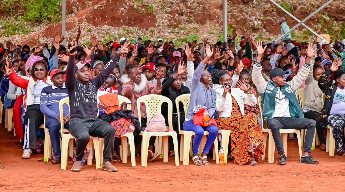 Linet_Onyi's tweet photo. Kirinyaga's young people have gained fresh inspiration after Governor Anne Waiguru encouraged them to start small, remain resilient, and build thriving businesses over time. #NYOTAProgram #KirinyagaRising #KaziIongee https://t.co/Y5jyCfwpTw