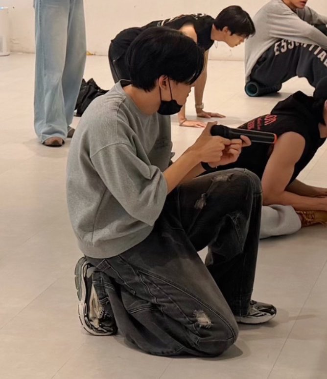 Meipimars's tweet photo. it's a love shot 🔫💘 https://t.co/d5YtNhN4uy