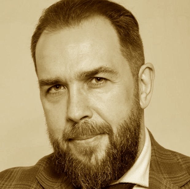 JanMolski's tweet photo. W normalnym kraju, ten człowiek wyleciałby chwilę po swoim dzisiejszym obrzydliwym, antypolskim wystąpieniu z ambasady, ale że Kierownik Łukaszewicz jest kolegą Sikorskiego, to nie wyleci.

Nigdy, przenigdy Prezydent Nawrocki nie powinien nominować go na ambasadora!

Do dymisji! https://t.co/5uRsjhIWBP