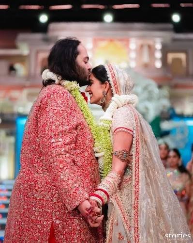 Bm_Atish_7's tweet photo. #1DaytoGo_Anantika Wow, two years already! Anant and Radhika's wedding feels like it was just yesterday. Cheers to their beautiful journey together and many more years of happiness! https://t.co/Esiog12NYI