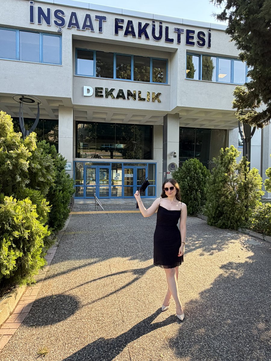 elprofandberlin's tweet photo. Hadi ben kaçovvvvv🎓❤️🎉
It’s over.
MSc.
“Bugünlere gelmek hiç kolay olmadı Canpolat” https://t.co/aqUpTX0il3