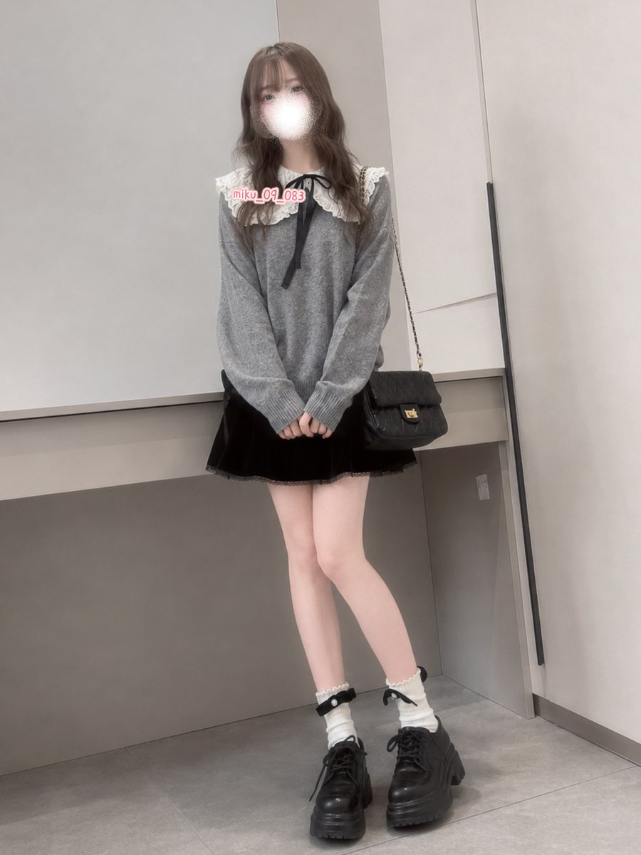 miku_09_083's tweet photo. こういう清楚っぽい服って
男ウケ狙ってるって思われるのほんとなの？ https://t.co/745RhXFrkg
