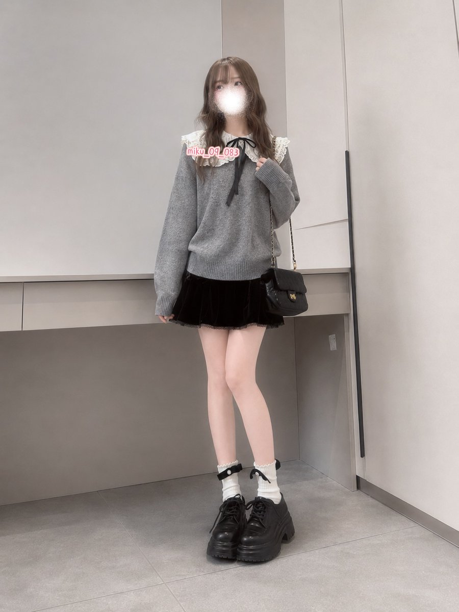 miku_09_083's tweet photo. こういう清楚っぽい服って
男ウケ狙ってるって思われるのほんとなの？ https://t.co/745RhXFrkg