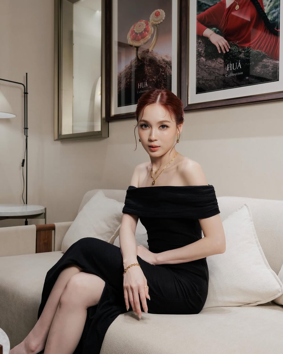 ayvtte's tweet photo. Chow Tai Fook 

เชิญแวะชมบูติกโฉมใหม่ พร้อมเปิดตัวคอลเลกชันล่าสุด "DAWN" และสินค้าที่มีจำหน่ายเฉพาะที่นี่เท่านั้น
#ChowTaiFook 
#DAWNCollection https://t.co/bRXQ5q5S4C