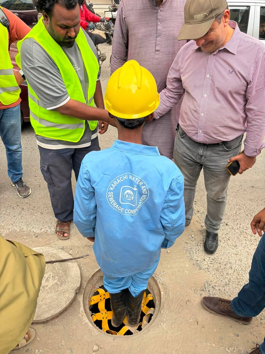 FayzanAbro's tweet photo. In a significant step to improve public safety, the Karachi Water & Sewerage Corporation (KWSC) has decided to install safety nets beneath manhole covers across the city.
The safety nets will act as a secondary barrier inside manholes, reducing the risk of fatal falls and enhancing safety on roads and footpaths. The move comes amid ongoing efforts by KWSC to address the long-standing issue of uncovered manholes, which have posed serious risks to residents.
