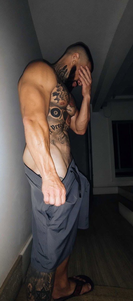 LegendZuko51546's tweet photo. Which do you prefer ?

Tattooed.                  Or.            Smooth https://t.co/LnU487wK1r