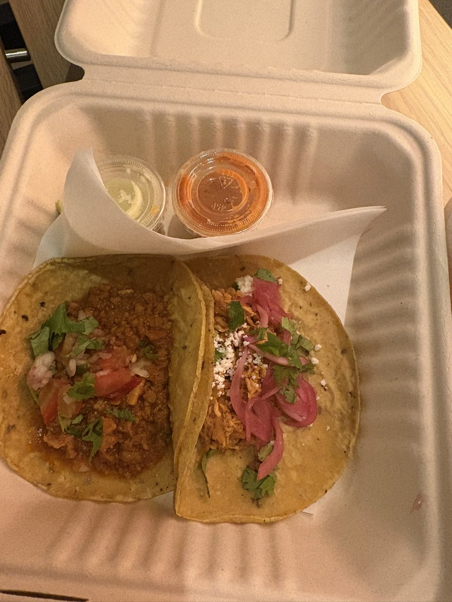 _mikenora's tweet photo. タコステイクアウトしてきた🌮うま https://t.co/cSgbQN37C9
