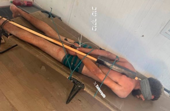 josemonderaval's tweet photo. Noves denúncies contra Israel i una nova imatge que sacseja el món per tortures i maltractaments a palestins.
La guerra a Gaza continua deixant imatges que commouen la consciència internacional.
https://t.co/AR9i9TlYuK https://t.co/Z3zlPA6Gu6