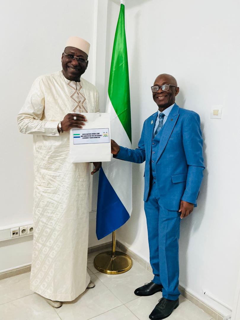 LansanaMmk's tweet photo. Amb Camaro of Guinea to Algeria pay a Courtesy call on Amb. Koroma of SL to Algeria to strengthen long-standing Fraternal relationship between the two Countries. 
The Discuss about their Challenges  and the good relationship share together,  Koroma remains raady to be of Service https://t.co/iv85sT0CbG